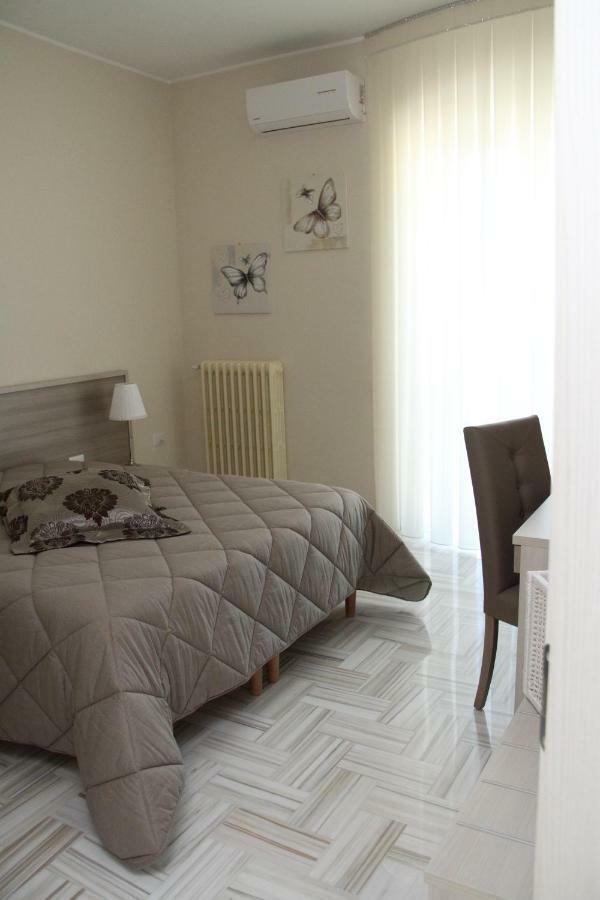 Casa Vacanze Civico 32 Montescaglioso Buitenkant foto